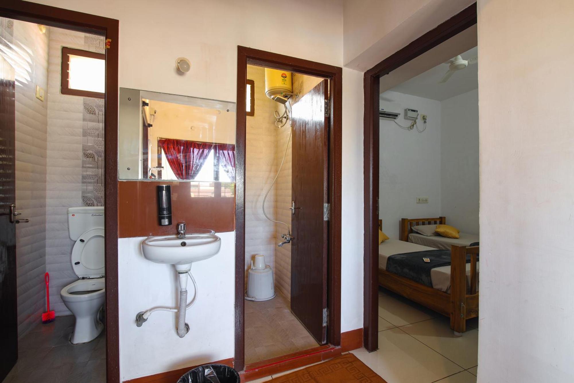Manora Residency Hotell Pondicherry Exteriör bild