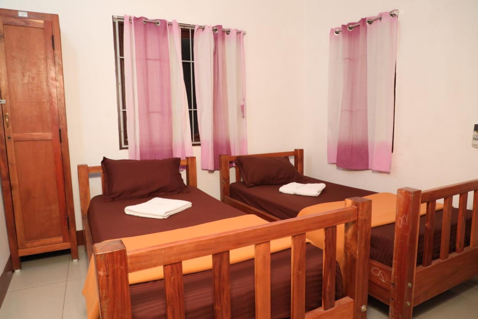 Manora Residency Hotell Pondicherry Exteriör bild