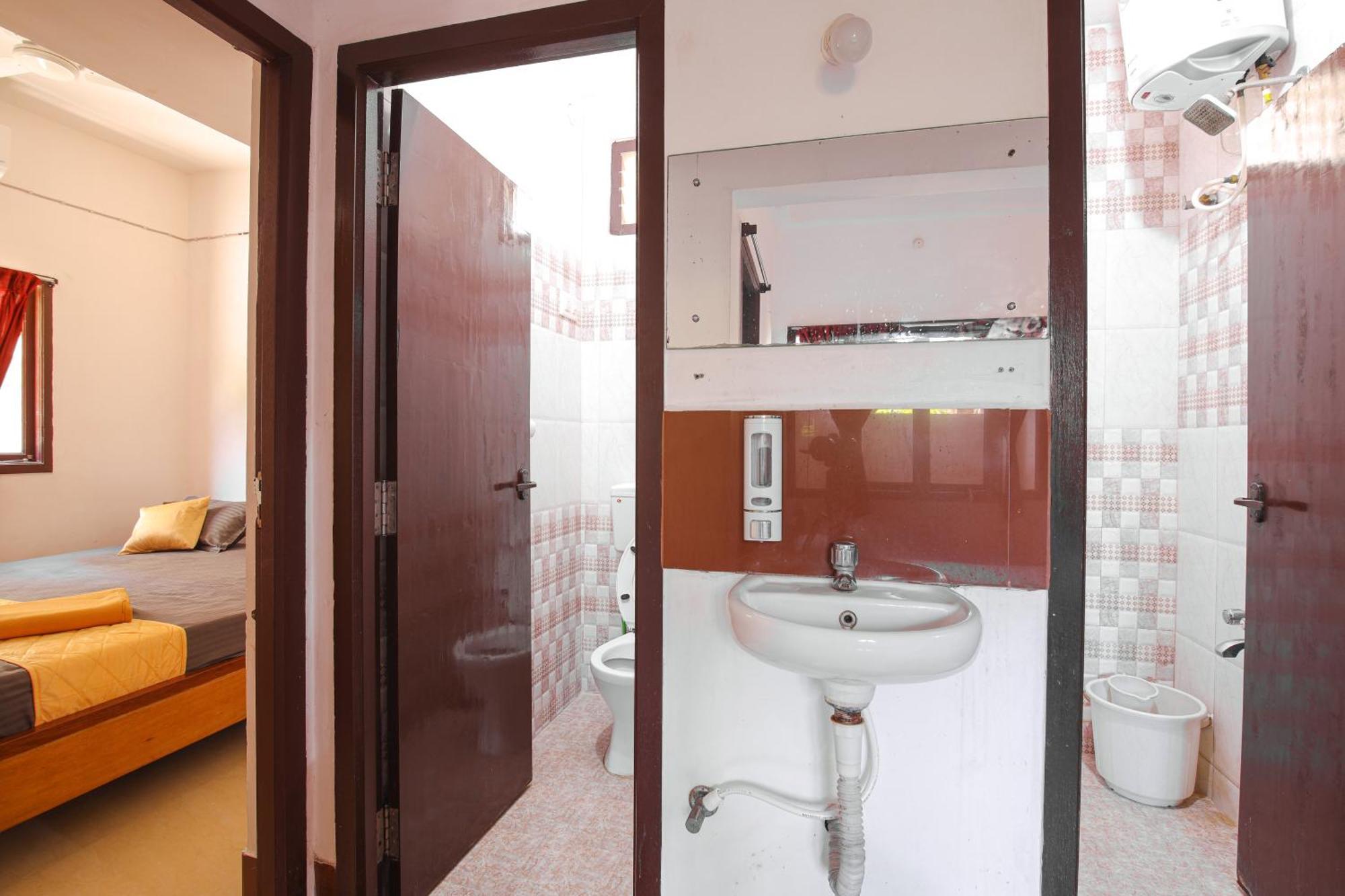 Manora Residency Hotell Pondicherry Exteriör bild