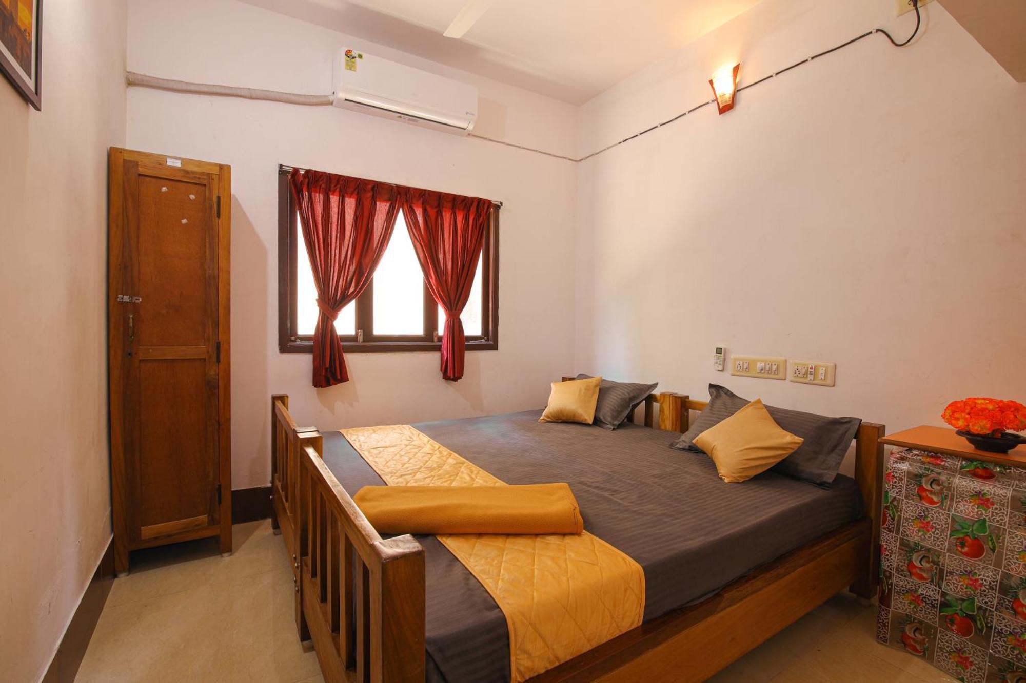 Manora Residency Hotell Pondicherry Exteriör bild