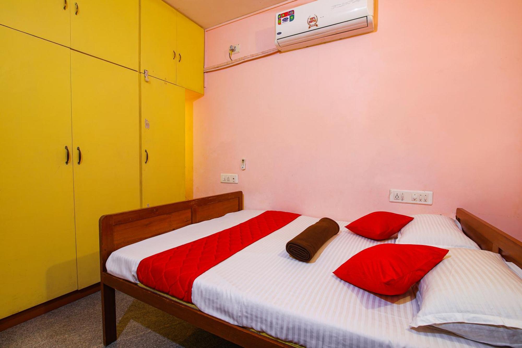 Manora Residency Hotell Pondicherry Exteriör bild