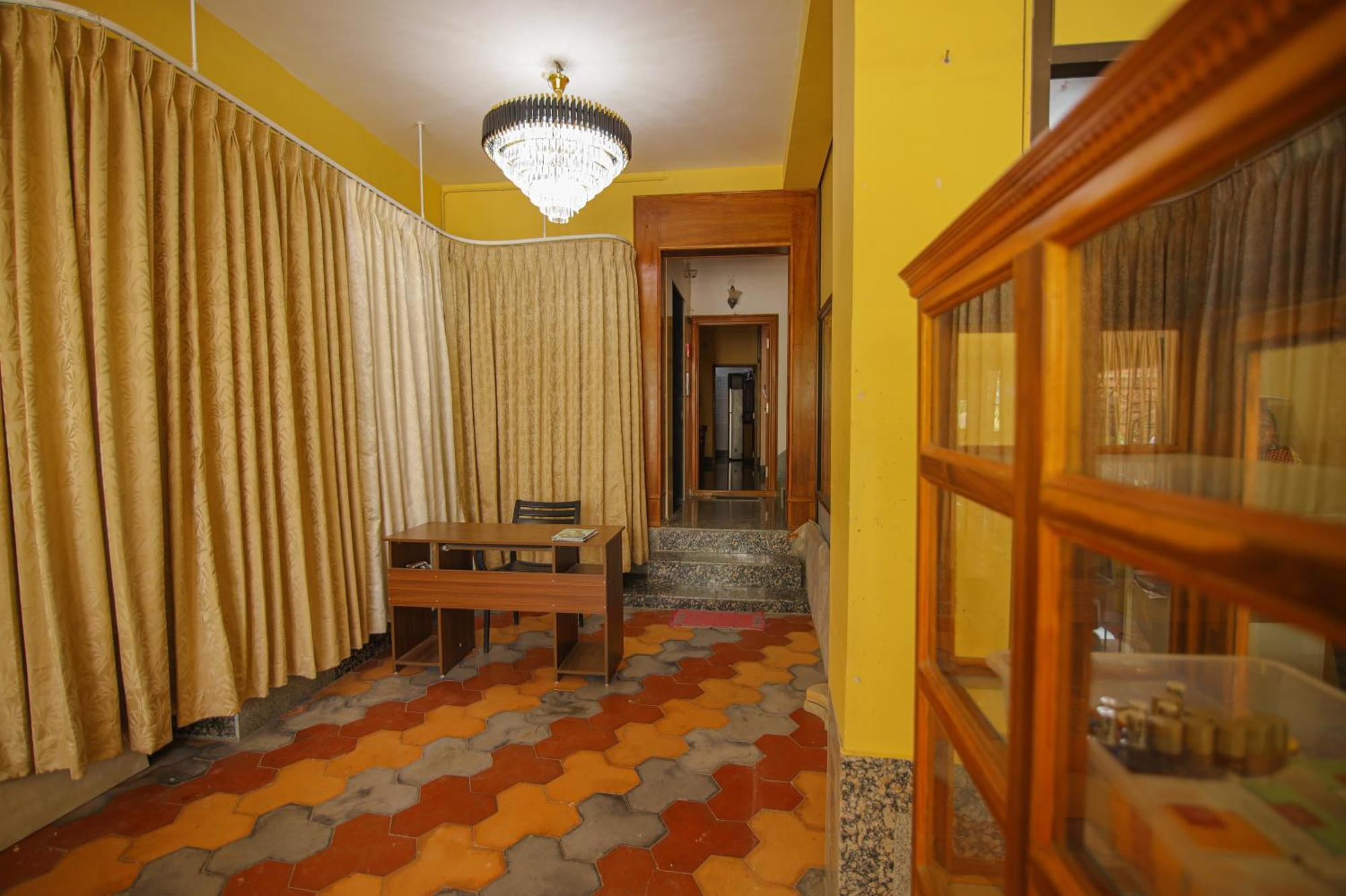 Manora Residency Hotell Pondicherry Exteriör bild