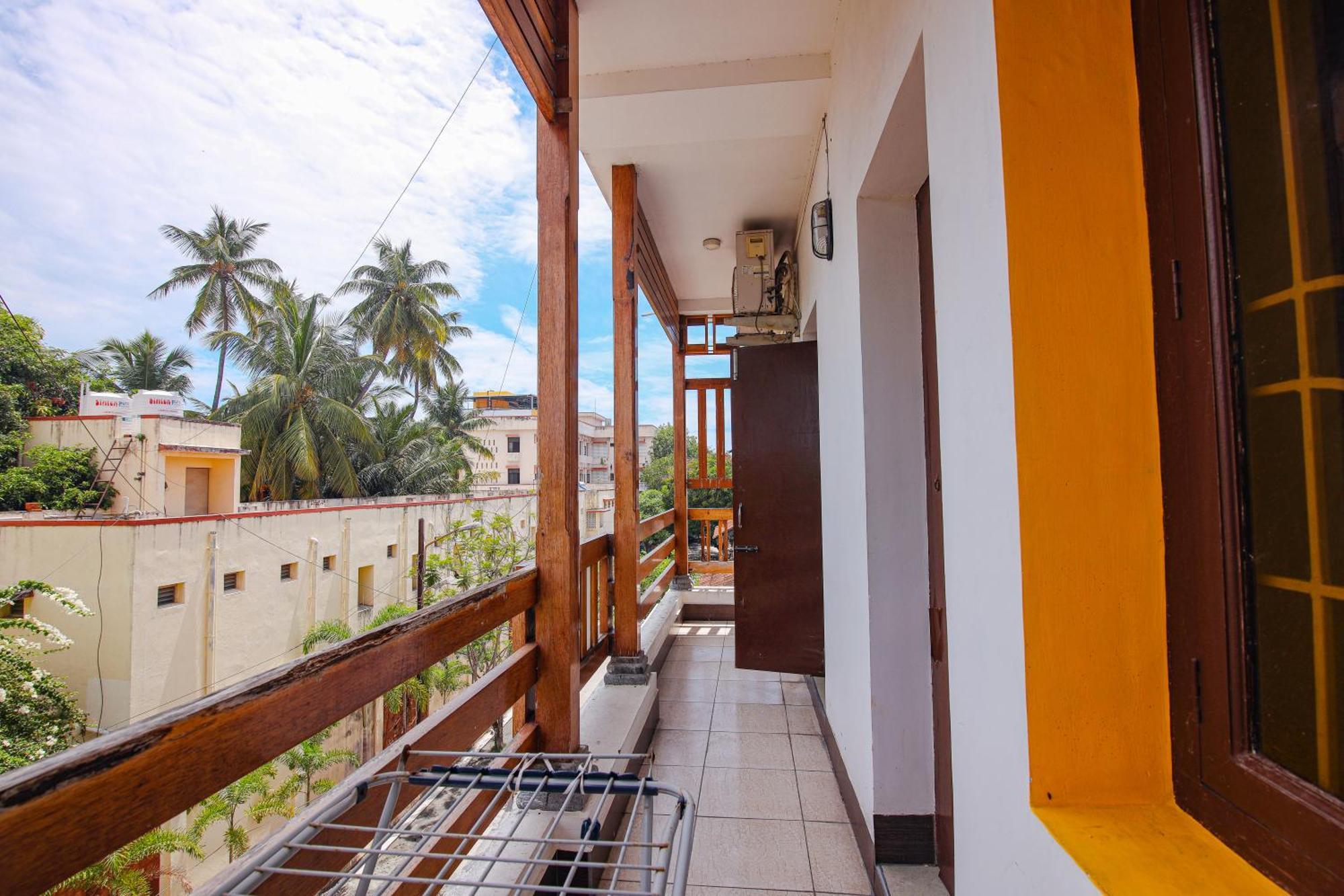 Manora Residency Hotell Pondicherry Exteriör bild