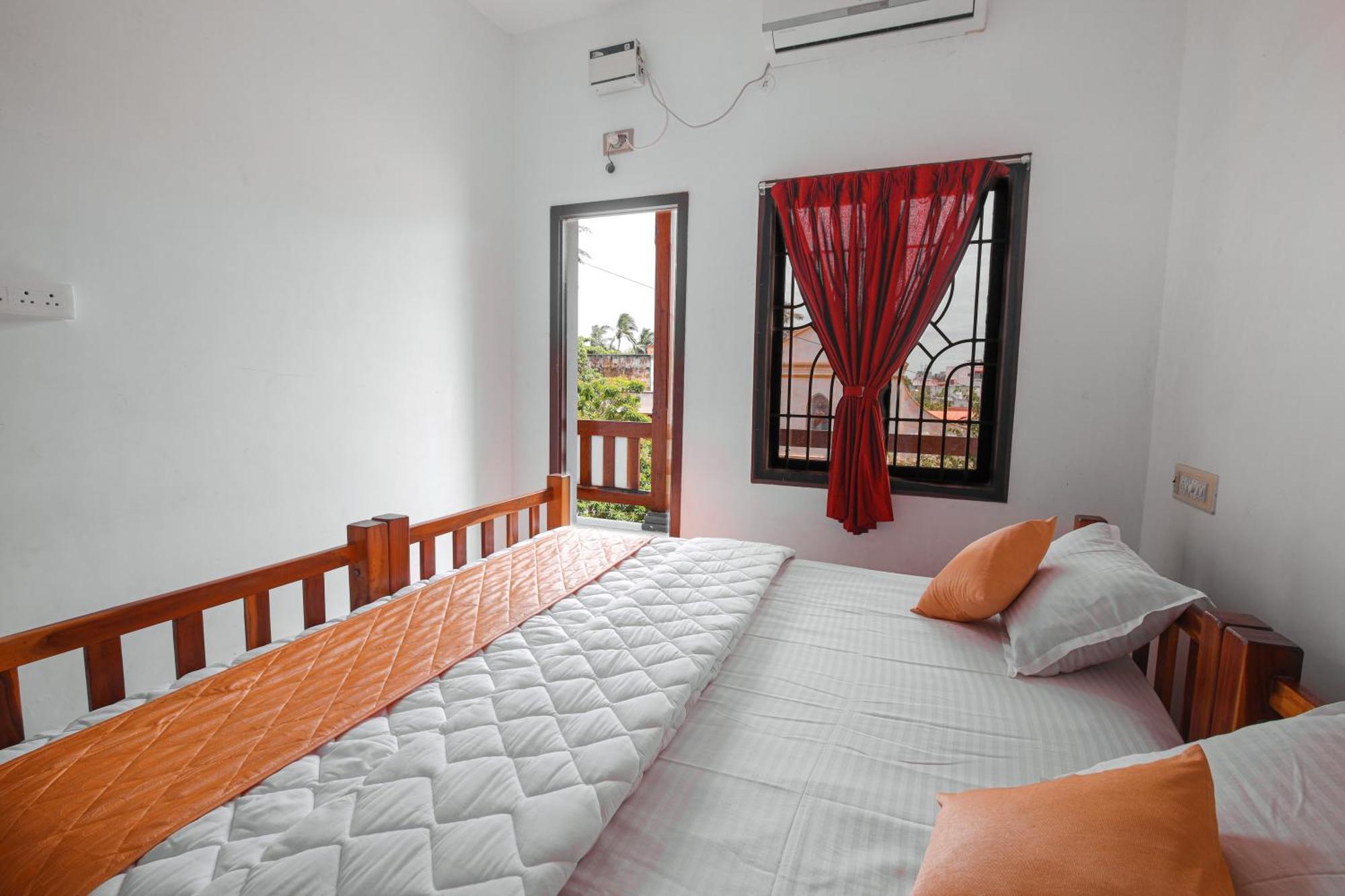Manora Residency Hotell Pondicherry Exteriör bild